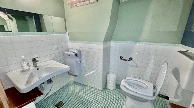 Locale Commerciale in affitto a Grottammare