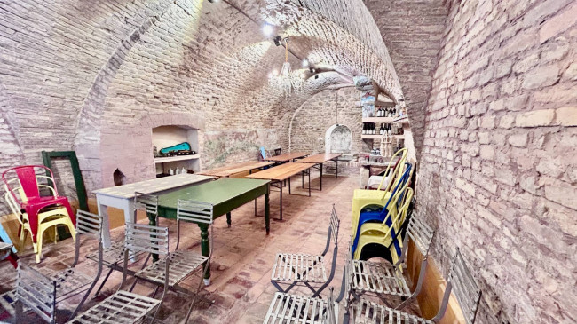 Locale Commerciale in vendita a Grottammare