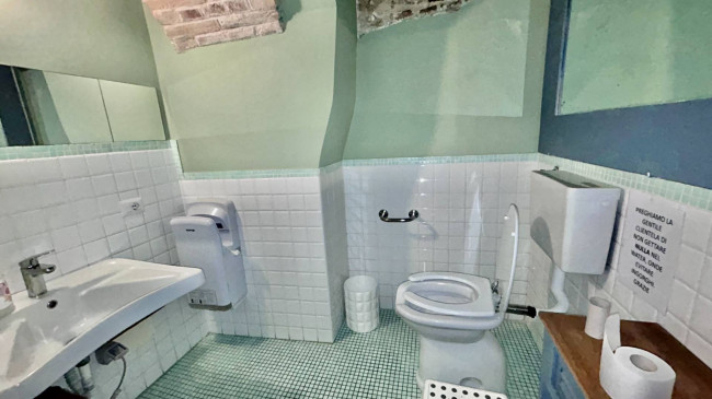 Locale Commerciale in vendita a Grottammare