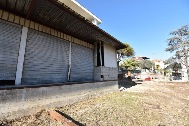 Edificio Commerciale in vendita a San Benedetto del Tronto