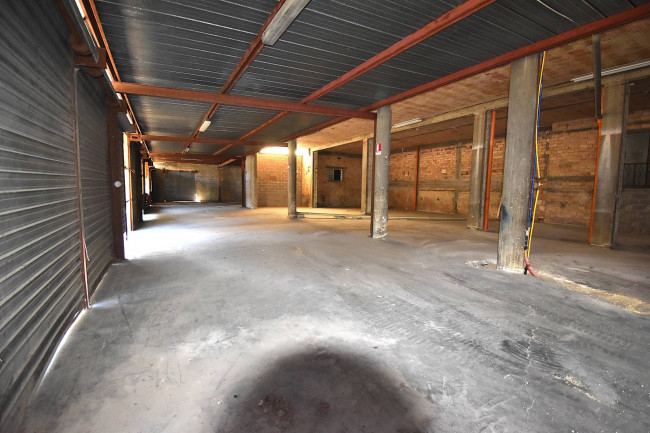 Edificio Commerciale in vendita a San Benedetto del Tronto