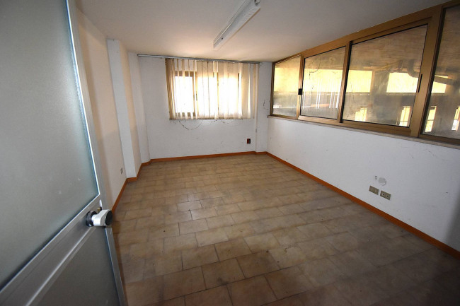 Edificio Commerciale in vendita a San Benedetto del Tronto