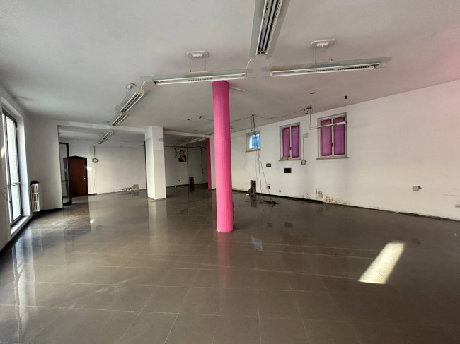 Locale Commerciale in vendita a San Benedetto del Tronto