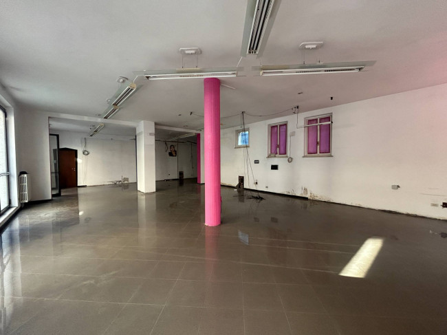 Locale Commerciale in vendita a San Benedetto del Tronto