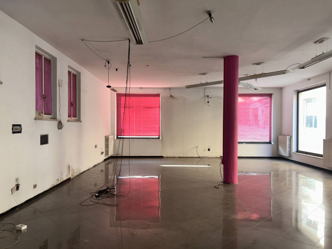 Locale Commerciale in vendita a San Benedetto del Tronto