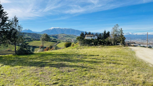 Casale Colonico in vendita a Ancarano