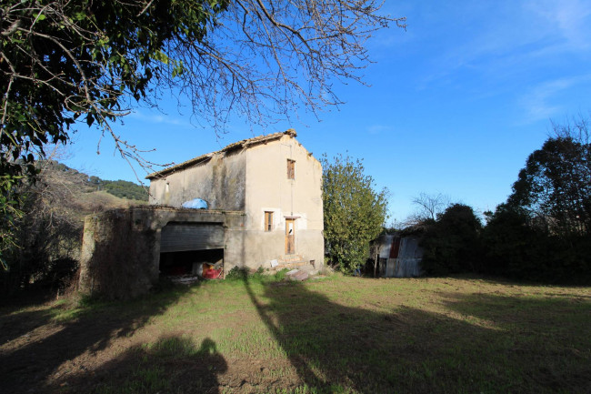 Casale Colonico in vendita a Monteprandone