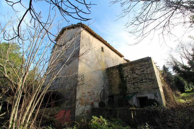 Casale Colonico in vendita a Monteprandone