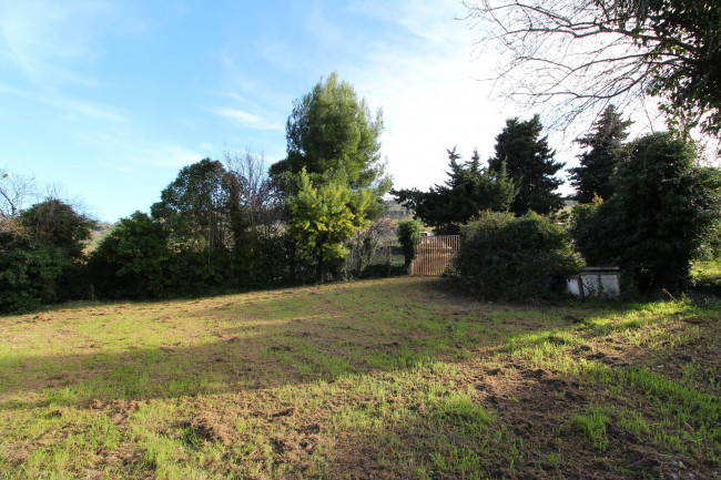 Casale Colonico in vendita a Monteprandone