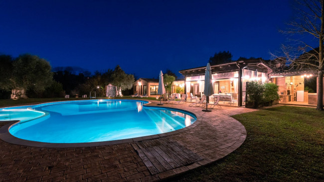Casale Colonico in vendita a Civitanova Marche