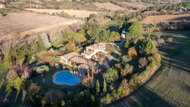 Casale Colonico in vendita a Civitanova Marche