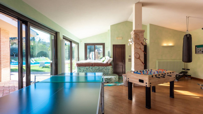 Casale Colonico in vendita a Civitanova Marche