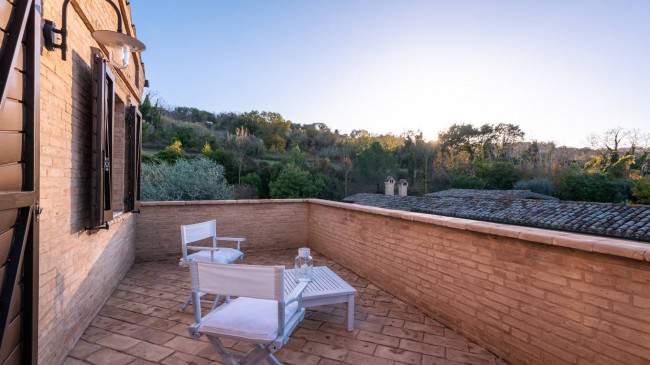 Casale Colonico in vendita a Civitanova Marche
