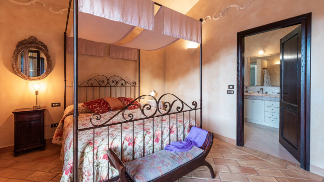 Casale Colonico in vendita a Civitanova Marche