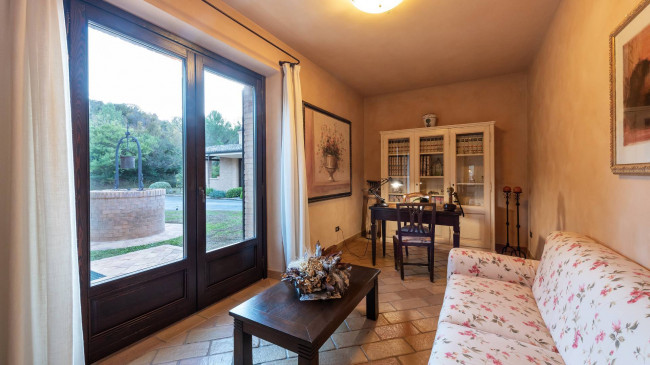Casale Colonico in vendita a Civitanova Marche