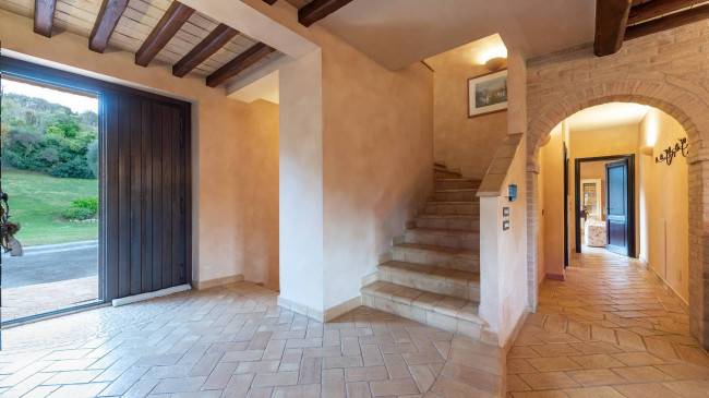 Casale Colonico in vendita a Civitanova Marche
