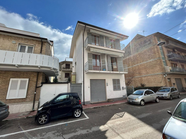 Casa cielo - terra in vendita a Grottammare