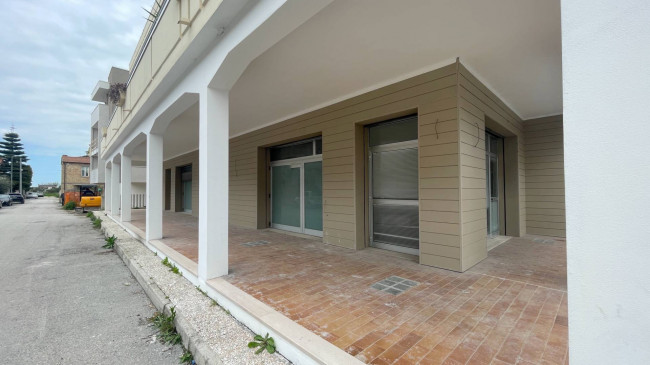 Locale Commerciale in vendita a Martinsicuro