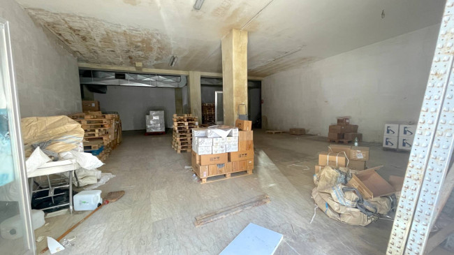 Locale Artigianale / Deposito in vendita a San Benedetto del Tronto