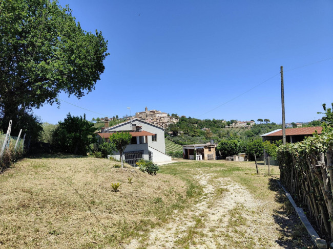 Casale Colonico Rustico in vendita a Spinetoli