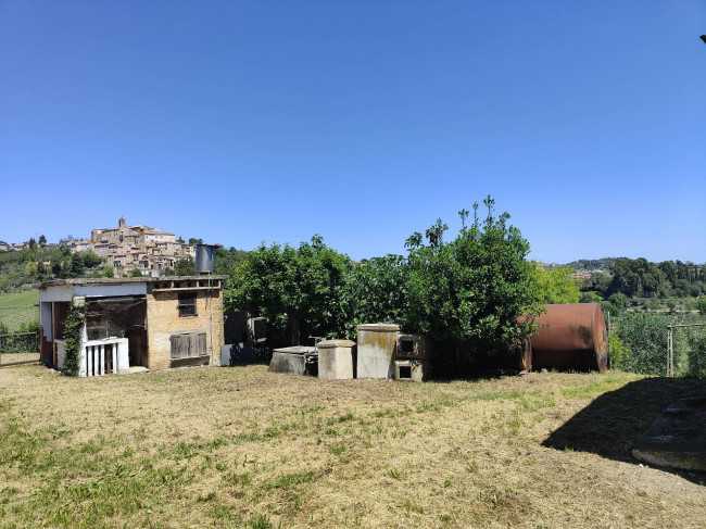 Casale Colonico Rustico in vendita a Spinetoli