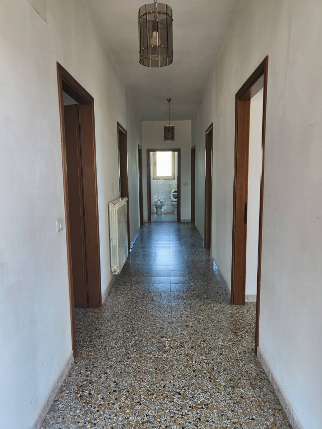 Casale Colonico Rustico in vendita a Spinetoli