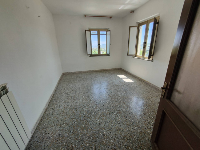 Casale Colonico Rustico in vendita a Spinetoli
