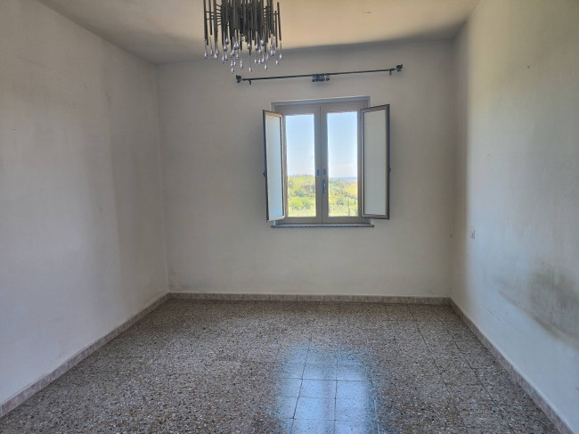 Casale Colonico Rustico in vendita a Spinetoli