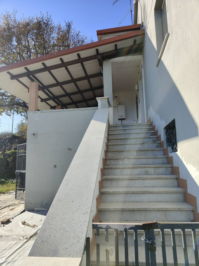 Casale Colonico Rustico in vendita a Spinetoli