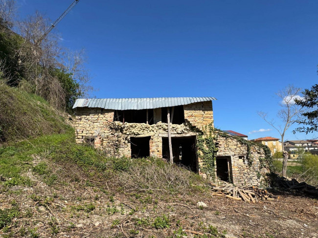 Casale Colonico Rustico in vendita a Force