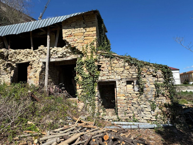 Casale Colonico Rustico in vendita a Force