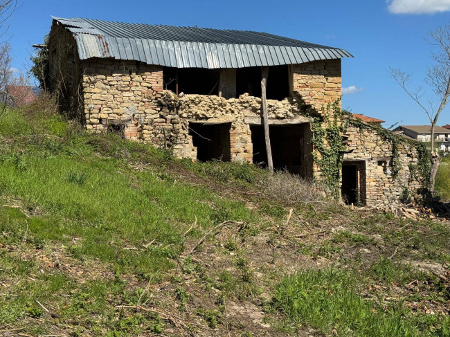 Casale Colonico Rustico in vendita a Force