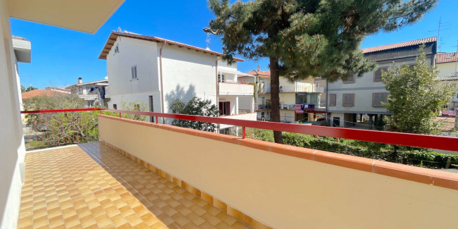 Stabile / Palazzo in vendita a Alba Adriatica