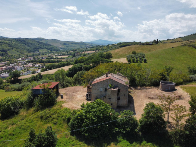 Casale Colonico Rustico in vendita a Ripatransone
