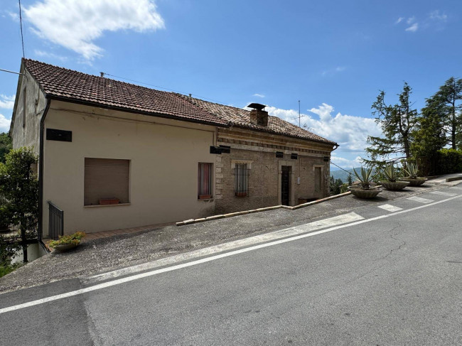 Casa cielo - terra in vendita a Montelparo