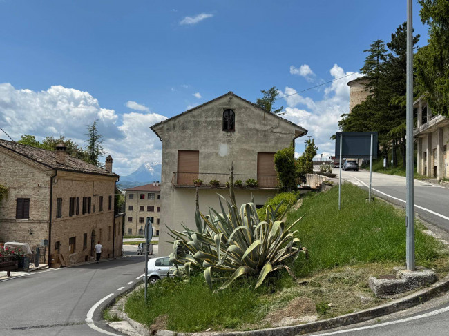 Casa cielo - terra in vendita a Montelparo