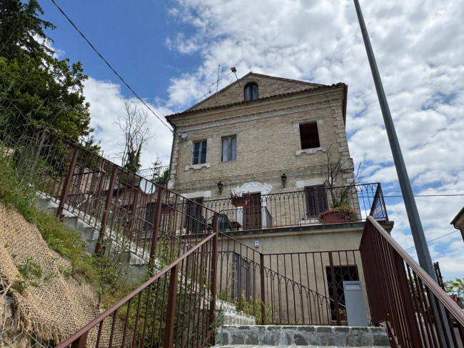 Casa cielo - terra in vendita a Montelparo