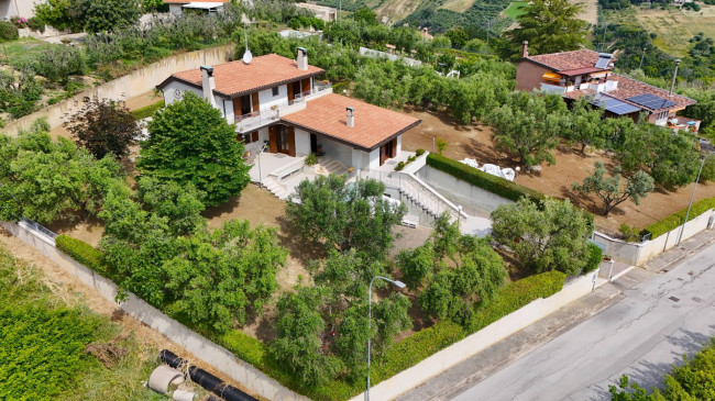 Villa singola in Vendita a Acquaviva Picena