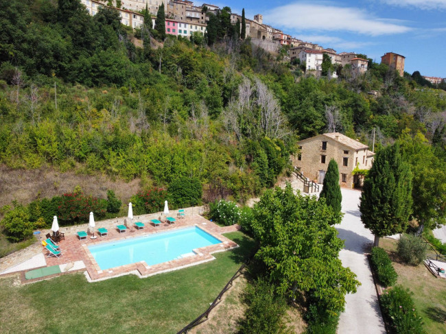 Casale Colonico Rustico in Vendita a Penna San Giovanni