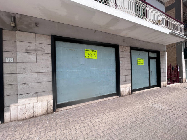 Locale Commerciale in Affitto a San Benedetto del Tronto