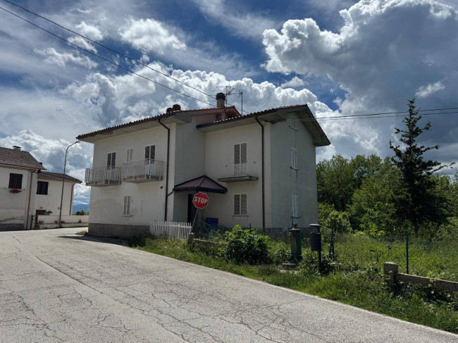 Casa cielo - terra in vendita a Comunanza