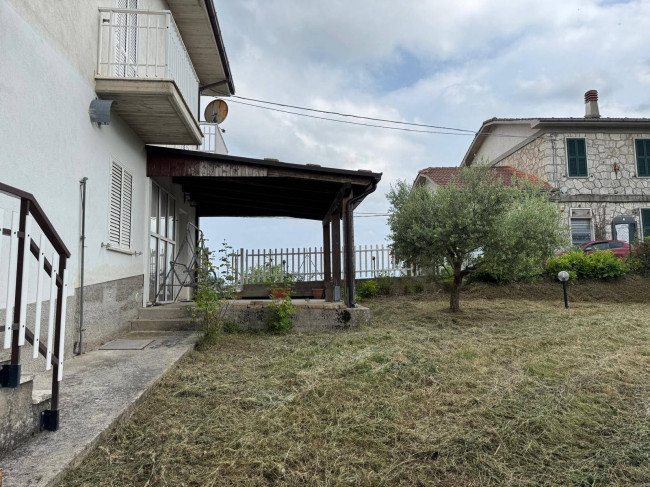 Casa cielo - terra in vendita a Comunanza