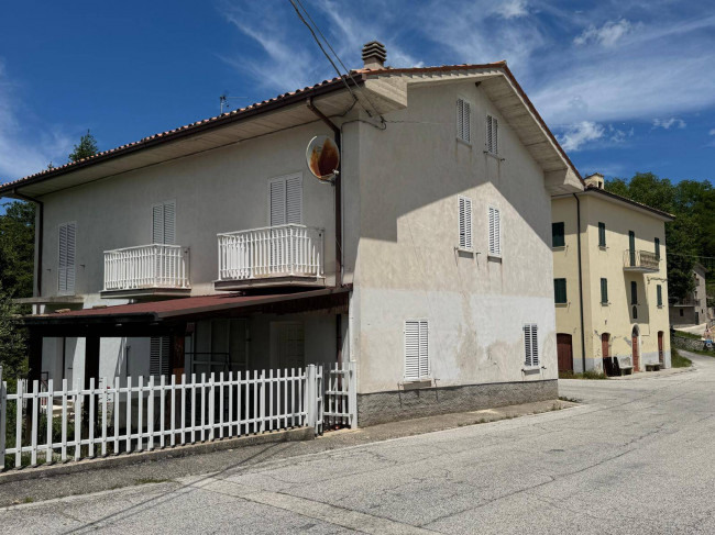 Casa cielo - terra in vendita a Comunanza