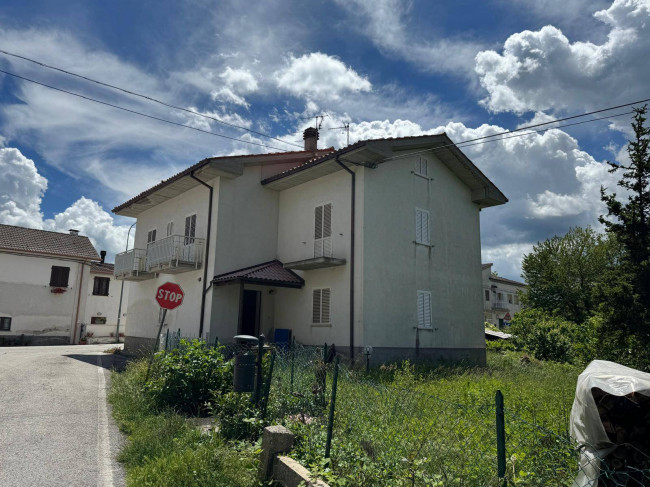 Casa cielo - terra in vendita a Comunanza