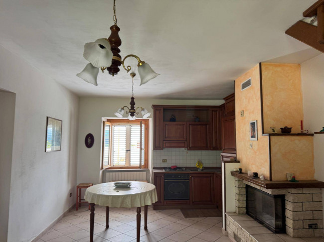 Casa cielo - terra in vendita a Comunanza