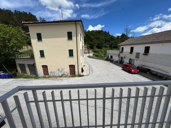 Casa cielo - terra in vendita a Comunanza