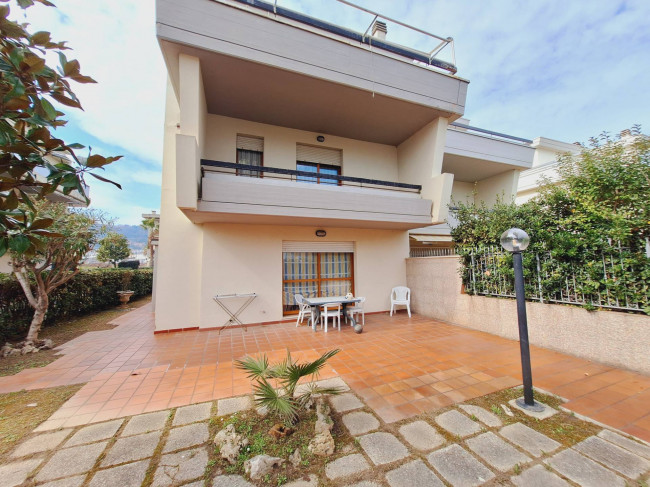Villino a  schiera / bifamiliare in affitto a Grottammare