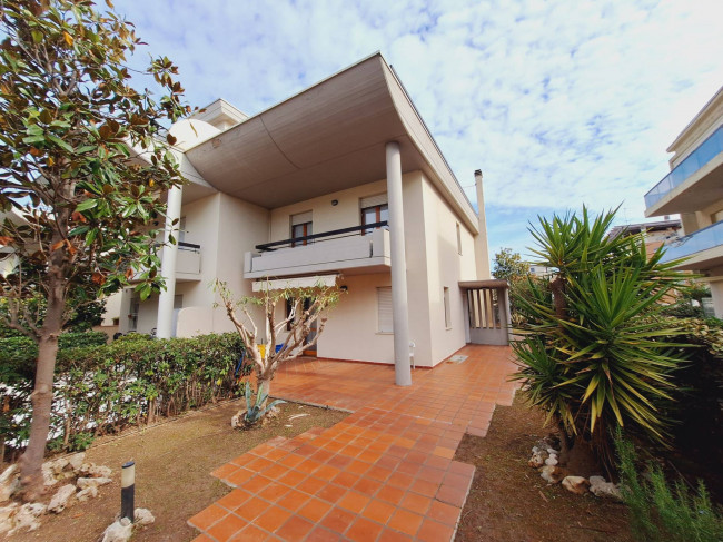 Villino a  schiera / bifamiliare in affitto a Grottammare
