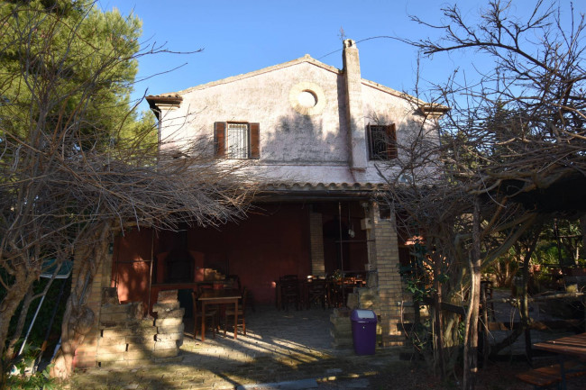 Casale Colonico Rustico in Vendita a Ripatransone