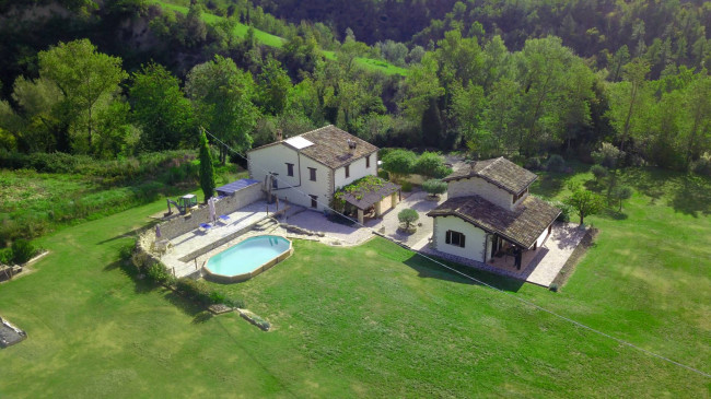 Casale Colonico Rustico in Vendita a Montelparo